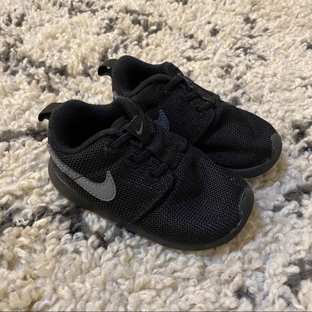 Nike Toddler Shoes Size 6